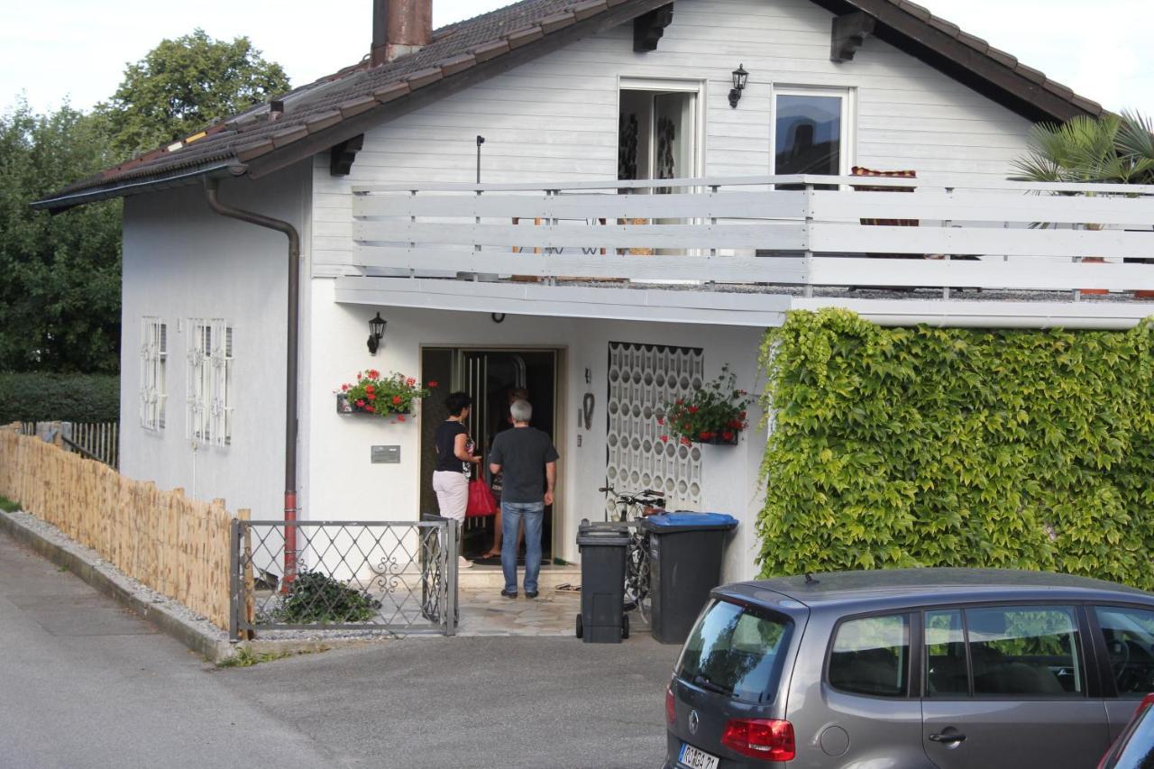 Ferienwohnung Das Inge Die Oberne In Bernau Bernau am Chiemsee Exterior foto